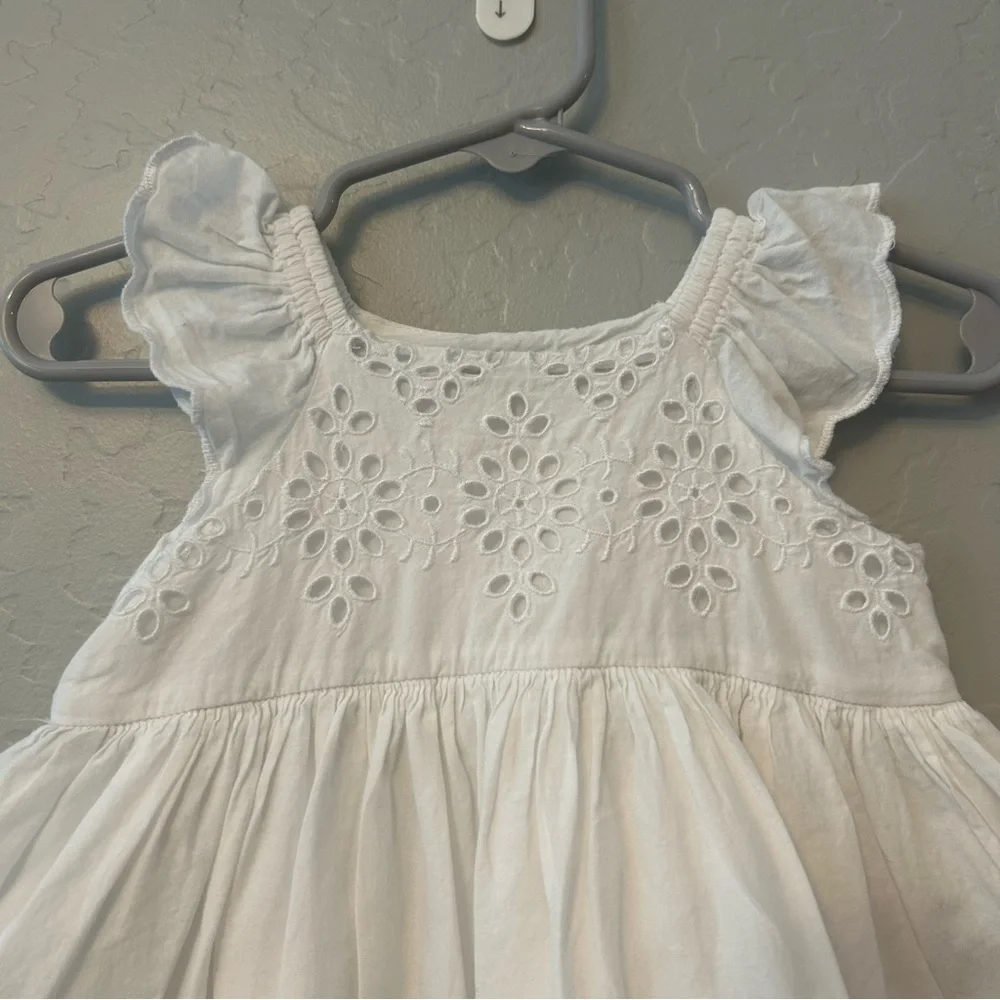 Baby Gap white eyelet dress with flutter sleeves 3-6 months